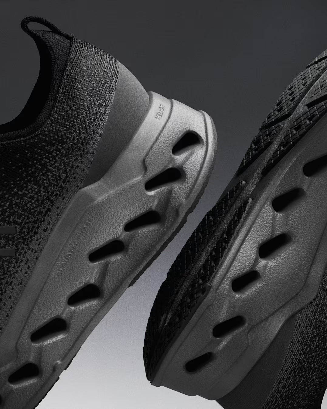 TENIS ON CLOUD SURFER
